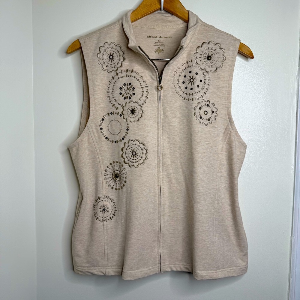 Alfred Dunner Embroidered Vest Zip Up Women’s Size 12 Oatmeal Geometric